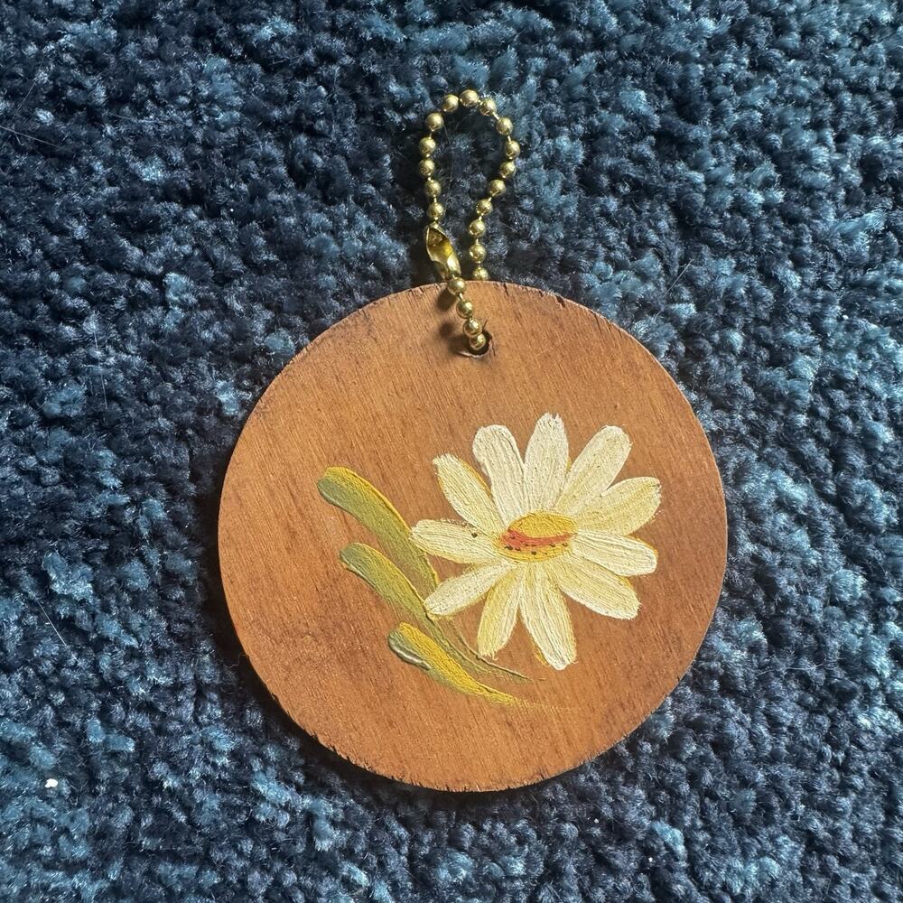 VTG Wooden Daisy Keychain Hand Painted Luggage Tag Bag Charm Flower Power Retro